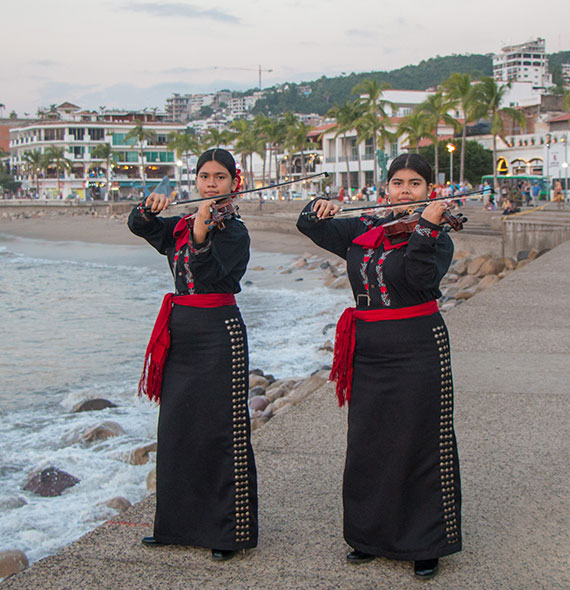 Hermanas Oliveros Malecon Vallarta