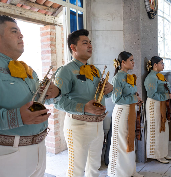 Hermanas Oliveros Misa